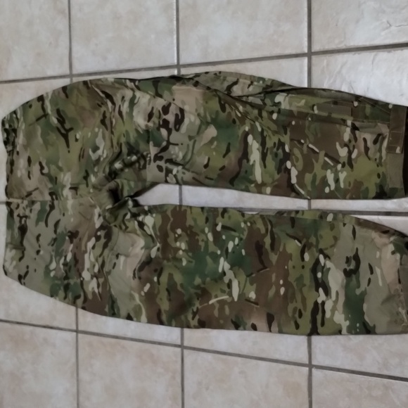 USGI ECWCS Gen III Multicam OCP Level 6 Goretex extreme wet cold weather pants - Picture 5 of 5